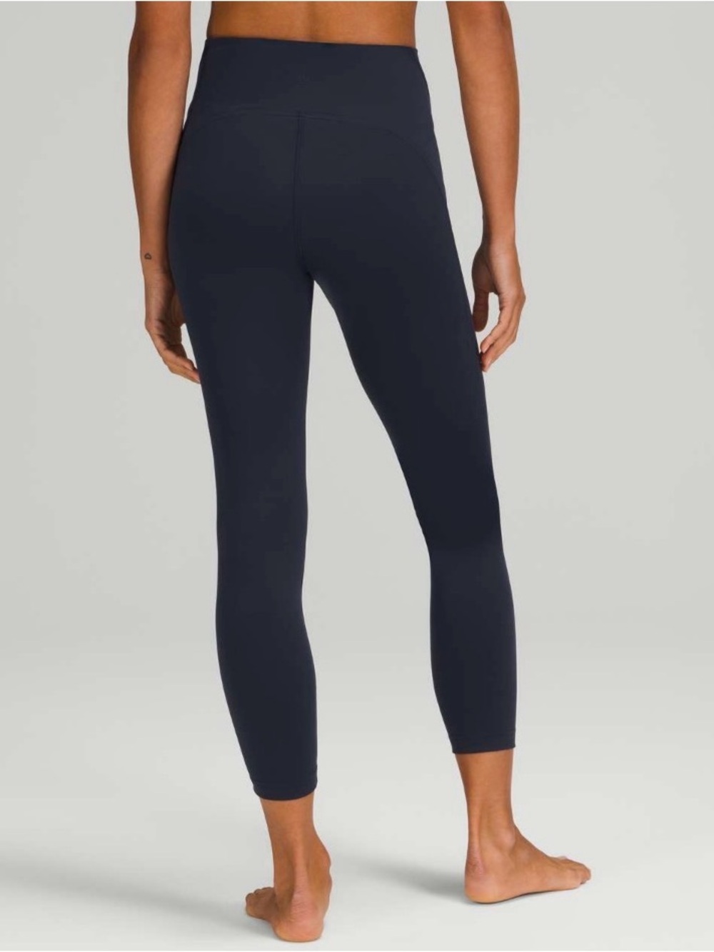 Lululemon Instill High-Rise Tight 25"
True Navy Size 4